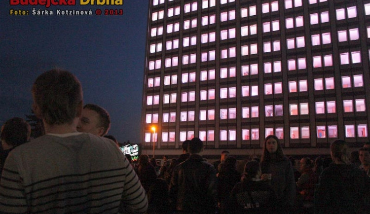 Light show na kolejích přilákala tisíce diváků