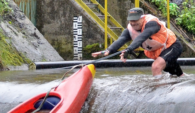 Nasazení jednoho ze závodníků.