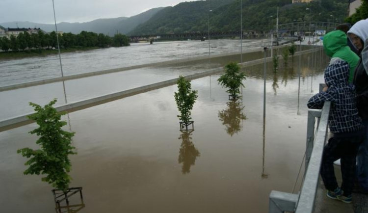 Zaplavené Ústecko. Tam by měla směřovat pomoc z Liberecka. Foto: HZS UK