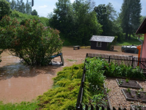Přívalový déšť o víkendu zasáhl Liberecký kraj. Foto: HZSLK