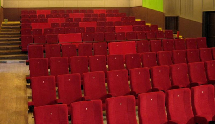 Hejnické kino dostalo nový kabát, má nové sedačky