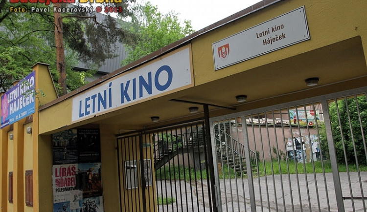 Letňák v příštím týdnu zahájí promítání zadara
