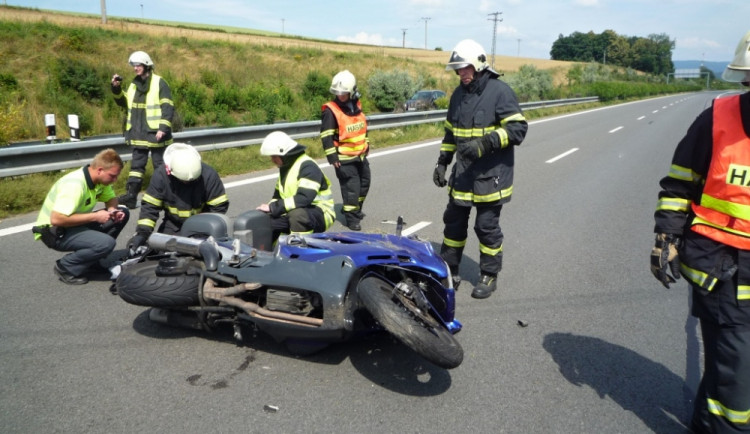 Nehoda motocyklu. Ilustrační foto: HZSLK