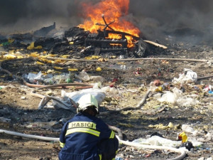 Požár skládky v Druzcově