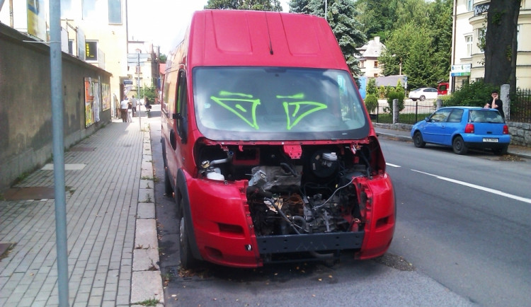 Odstavená dodávka na Dr. Milady Horákové