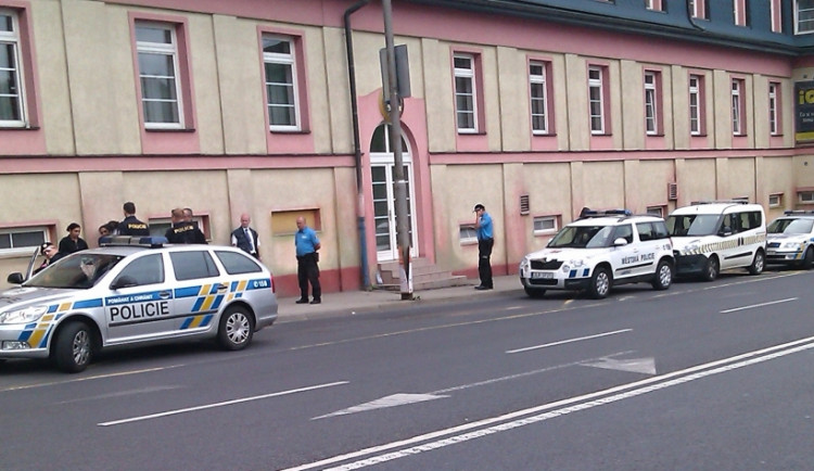Policisté řeší incident na Košické ulici