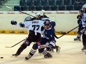 Bílí Tygři proti TPS Turku. Foto: Jaroslav Appeltauer