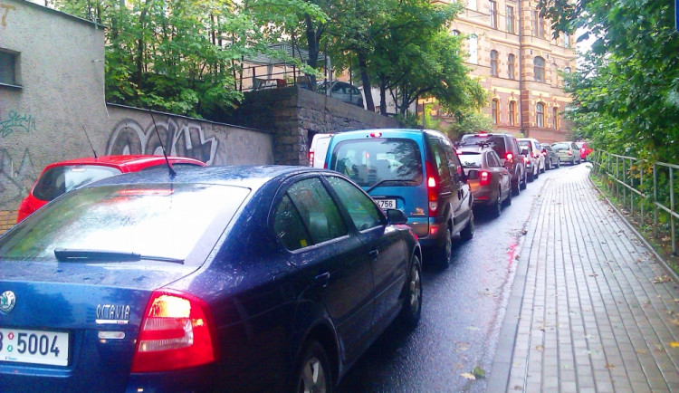 Nehoda zablokovala přilehlé ulice