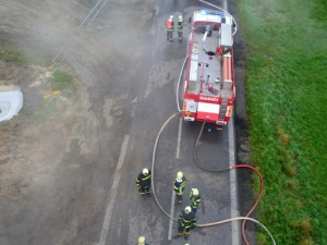 Požár ve Starém Dubu. Foto: HZSLK