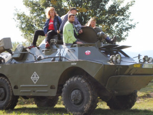 Projížďka na transportéru