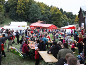 Český Oktoberfest našel útočiště na chatě Pláně pod Ještědem
