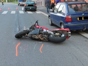 Nehoda motocyklu v Jablonci nad Nisou. Foto: Policie ČR
