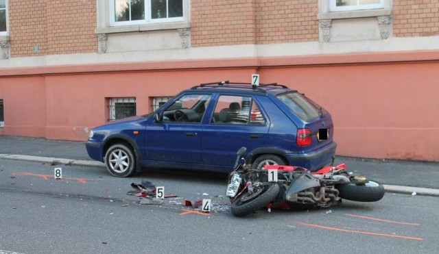 Nehoda motocyklu v Jablonci nad Nisou. Foto: Policie ČR