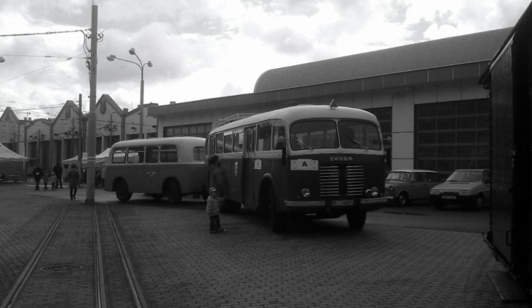 Den otevřených dveří ve vozovně dopravního podniku