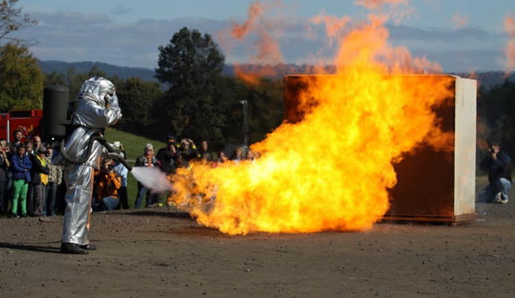 Ať už hoří. Foto: HZS LK