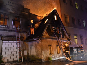 Páteční zásah v ulici Na Svahu. Foto: HZSLK/Tomáš Erban