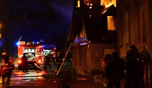 Páteční zásah v ulici Na Svahu. Foto: HZSLK/Tomáš Erban