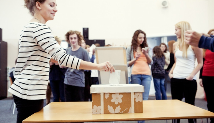 Mezi studenty na Liberecku boduje TOP 09 i Dělnická strana