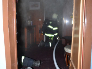 Požár v ulici Boženy Němcové. Foto: HZSLK