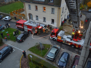 Požár v ulici Boženy Němcové. Foto: HZSLK