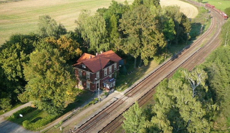 Nádraží z rogala. Foto: LK