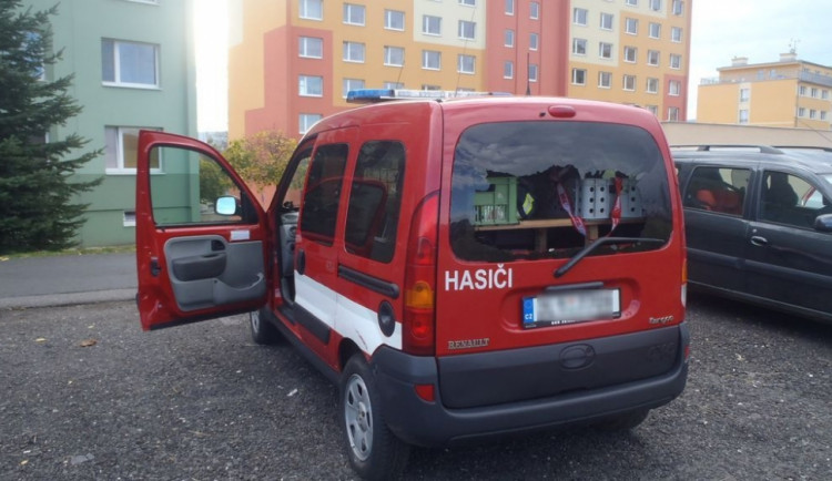Vykradené auto hasičů. Foto: HZSLK