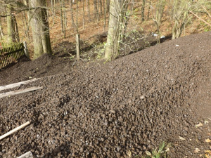 Kamion blokoval silnici více než tři hodiny. Foto: HZSLK