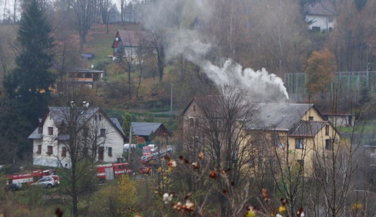 V Kateřinkách hořel dům nad školkou. Foto: Luboš Vrabec