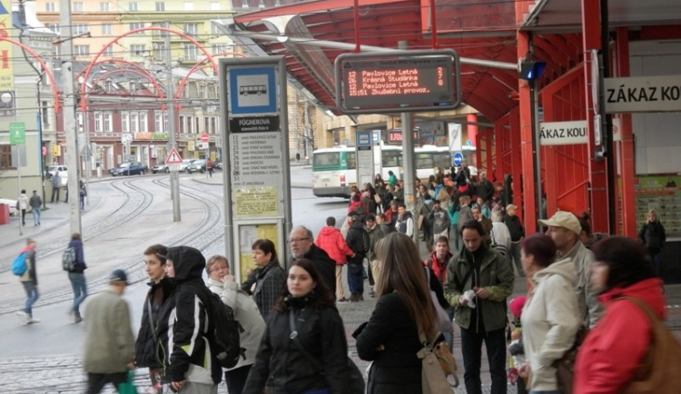 Terminál MHD doplnilo devět infotabulí. Foto: Petr Kračmar