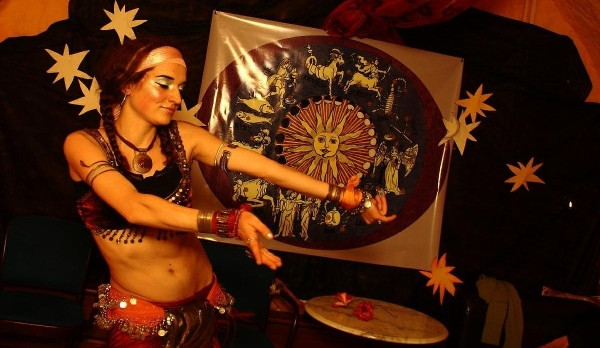 Astro - taneční show s výkladem astrologie