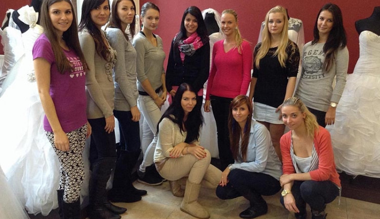 FOTO: Jedenáct finalistek usiluje o titul Miss VŠTE
