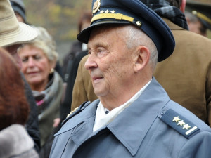 Pietního aktu se zúčastnilo na dvě stovky lidí. Foto: MML/Zuzana Minstrová