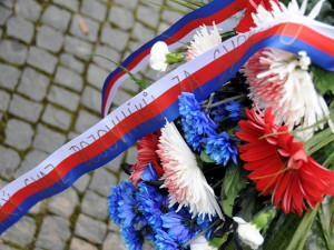 Pietního aktu se zúčastnilo na dvě stovky lidí. Foto: MML/Zuzana Minstrová