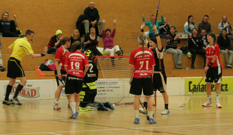 Crazyny na domácí palubovce smetly Tatran