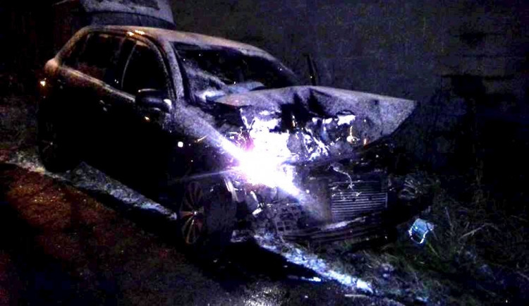 Fabie po střetu s autobusem.