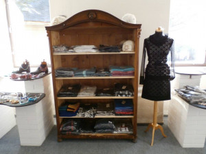 Módní obchod má atmosféru.