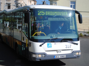 Do Chrastavy začal jezdit městský autobus, může za to uzavírka