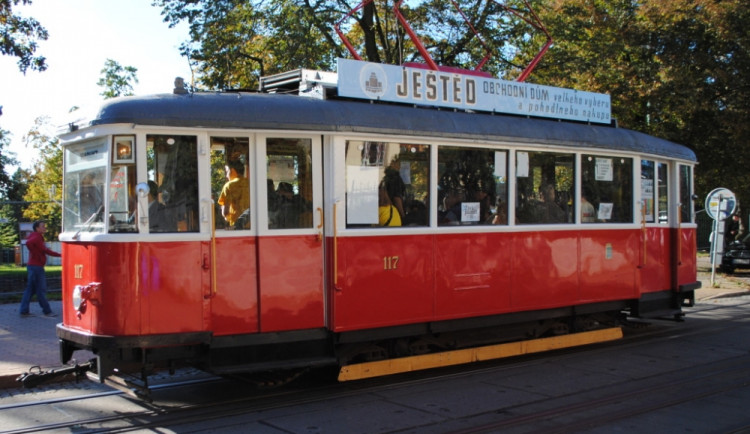 Na Retrodni se můžete svézt i historickou tramvají.
