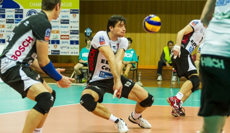 Jihostroj čekají tři utkání v řadě na palubovce soupeřů