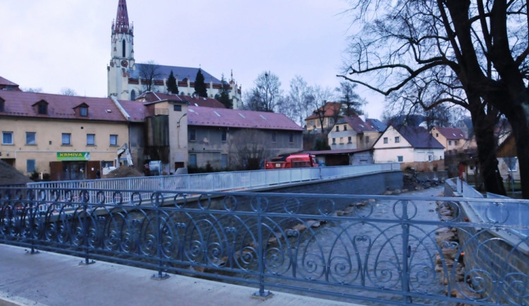Secesní most, symbol povodní 2010 v Chrastavě. Foto: Kraj-lbc.cz