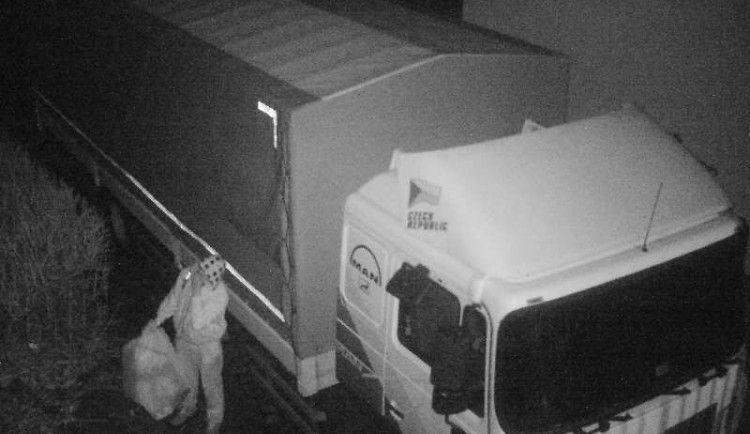 Zloděj kradl přímo pod fotopastí