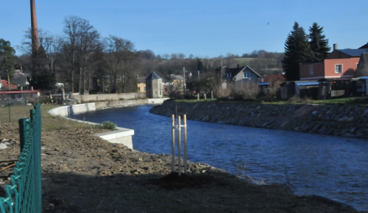 Opravené koryto řeky Nisy. Foto: Kraj-LBC.cz