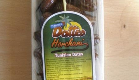 Balení kontaminovaných datlí. Foto: SZPI