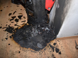 Požár napáchal půlmilionovou škodu. Foto: HZSLK