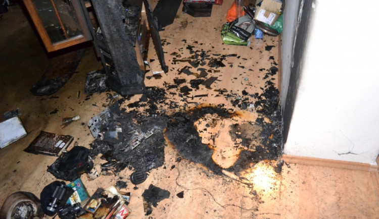 Požár napáchal půlmilionovou škodu. Foto: HZSLK