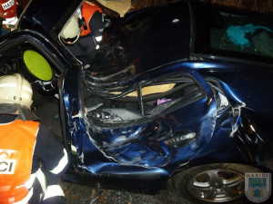 Zdemolované auto po nehodě. Foto: SDH Hrádek nad Nisou