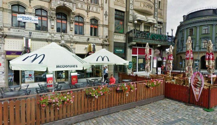 Prostory po restauraci McDonald´s zůstávají prázdné