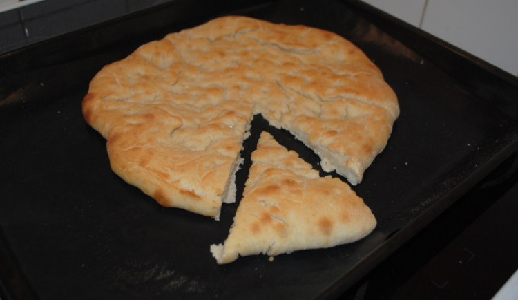 Focaccia vytažená z trouby