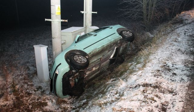 Fabie zůstala po nehodě na boku. Foto: Policie ČR