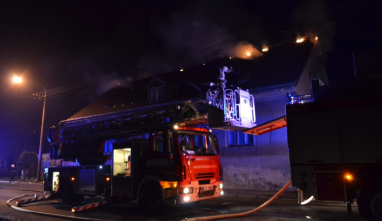 Poslední požár zaměstnal sedm jednotek hasičů. Foto: HZSLK